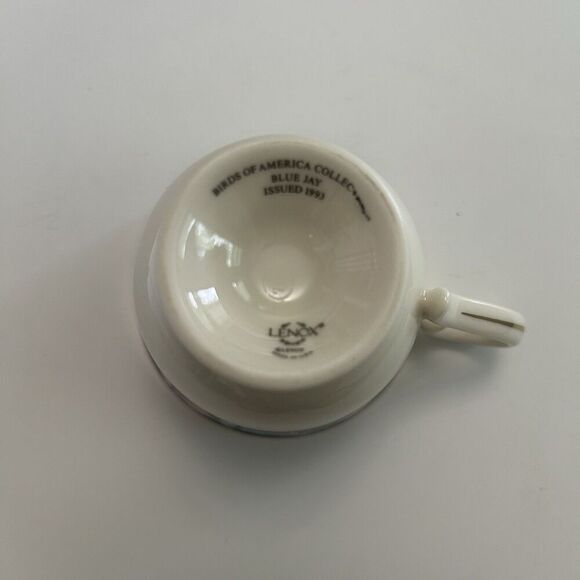 Vintage Lenox Birds of America collection 1993 Blue Jay  tea cup and saucer - Picture 4 of 4